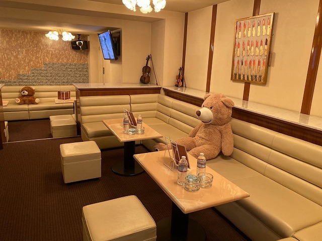 compa doll's店内