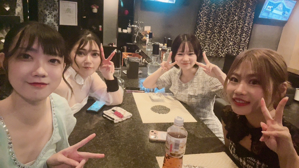 そうだそろそろ写真を撮ろう❕女の子たちへ 付き合ってね💕︎