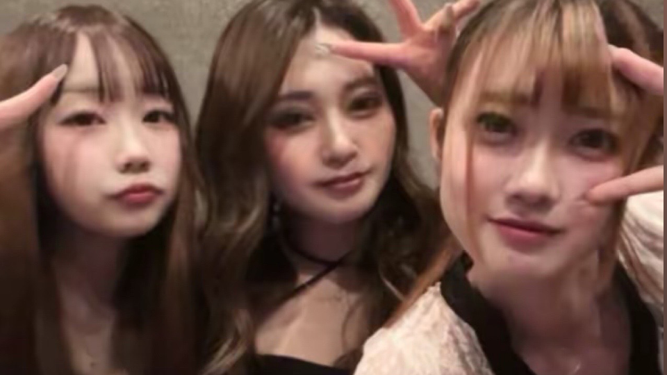 " おんなの子にはね、何でもないのに落ちちゃう日があるのです🤫💬 "