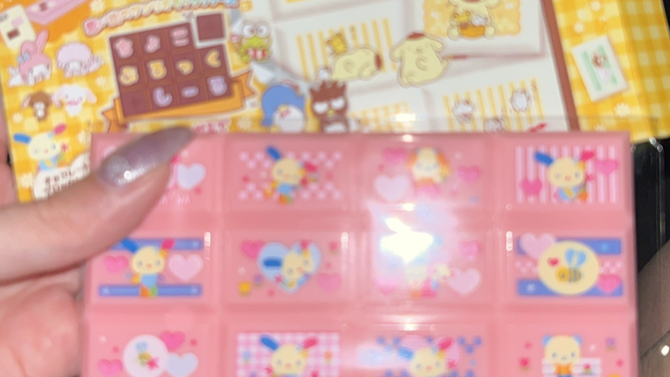 帰りに品出しで見つけた新商品✨姪っ子にあげるシールが溜まり中🎁✨️