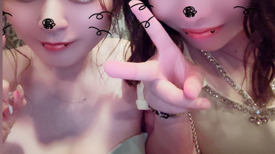 " ただいま20時🕗顔面出来上がらず髪の毛びしょびしょ🚿やっばい急げっ "