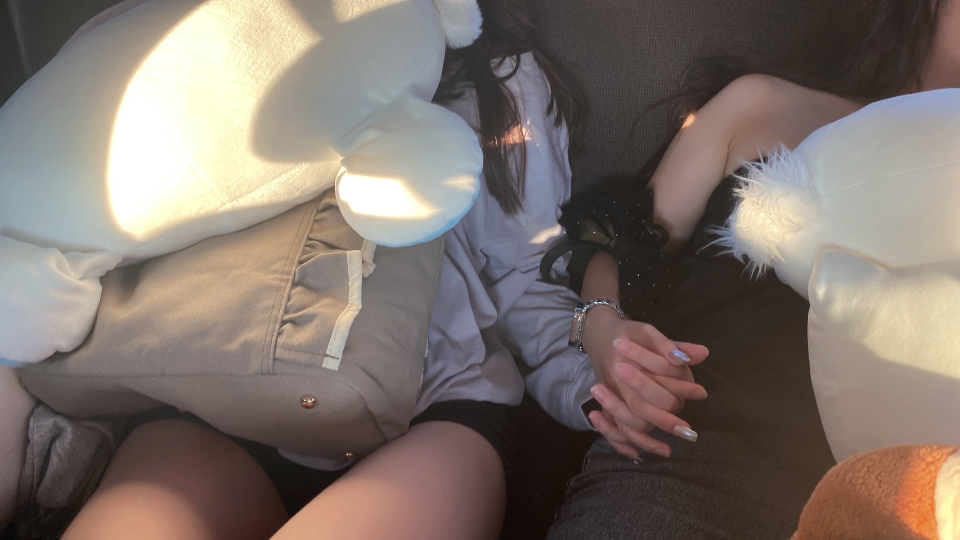 おててつないで寝落ち🤝💤この写真お気に入り♡◌*⃝̥◍♡💓