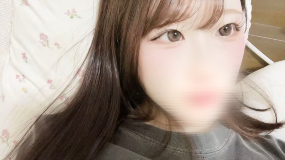 メイクした後はベッドで寝転んじゃう🛌🤷🏻‍♀️怠惰人間は1日の半分以上を横で過ごす