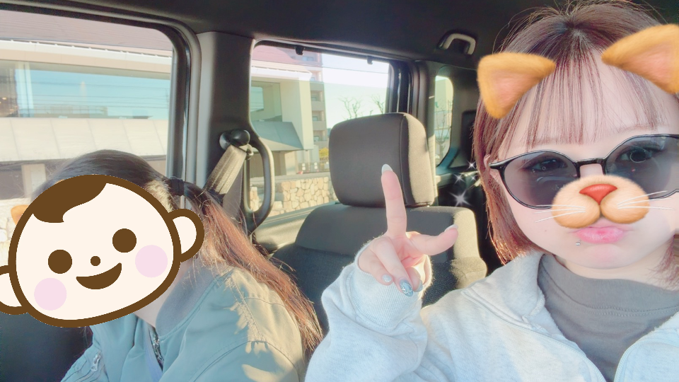 髪ボサボサすぎん？！