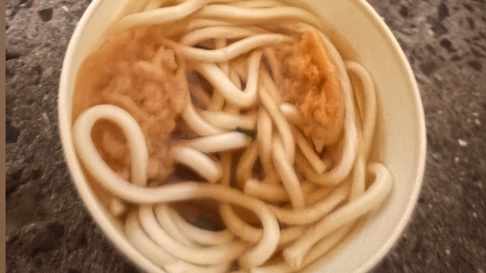 うどんは何食べるー？ゆうはかけうどん！